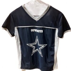 BD NFL Boys Cowboys Blue and White Reversible V-Neck Shortsleeved T sz youth Med
